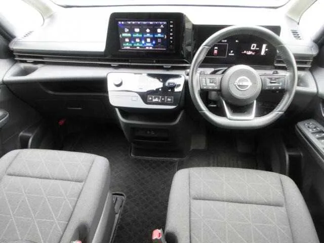 Nissan Serena 2023 — миниатюра 2