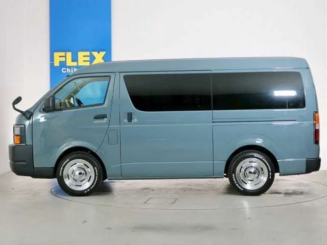Toyota Hiace Wagon 2022 — миниатюра 3