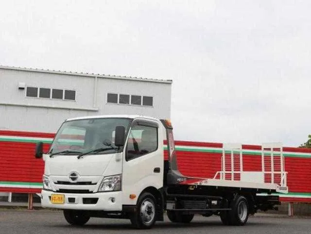 Hino Dutro 2023 — фото 1, купить с доставкой в Москву