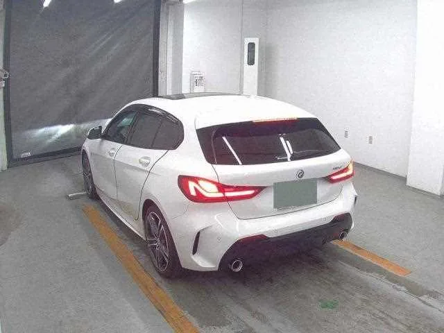 BMW 1 Series 2022 — миниатюра 2
