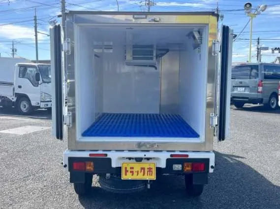 Daihatsu Hijet Truck 2023 — миниатюра 2