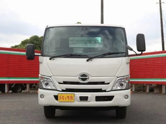 Hino Dutro 2022 — миниатюра 4
