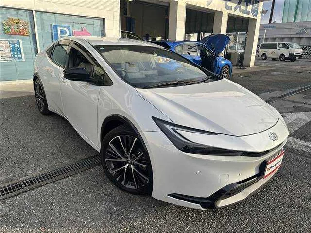 Toyota Prius 2023 — миниатюра 3