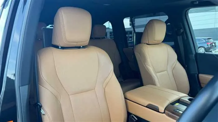 Lexus LX 600 2023 — миниатюра 3