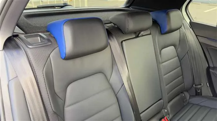 Volkswagen Golf R 2025 — миниатюра 3