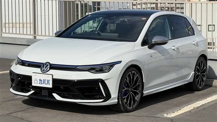 Volkswagen Golf R 2025 — фото 1, купить с доставкой в Москву