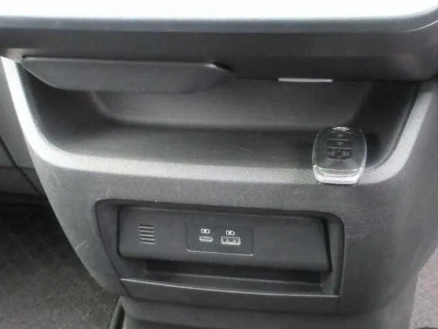 Nissan Serena 2023 — миниатюра 4