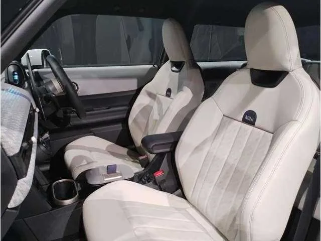 BMW MINI 2024 — миниатюра 5