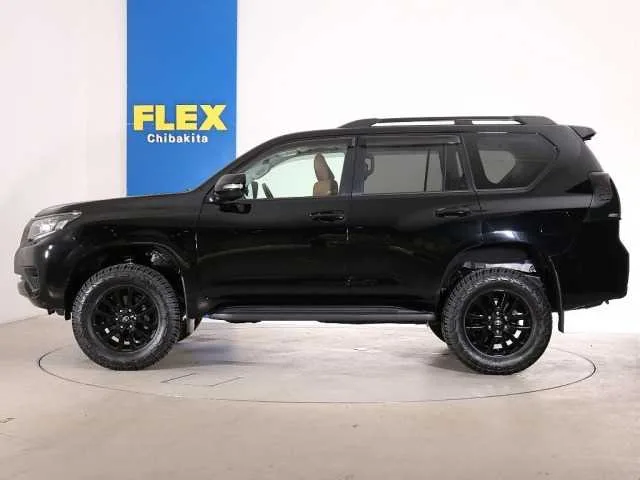 Toyota Land Cruiser Prado 2022 — миниатюра 4