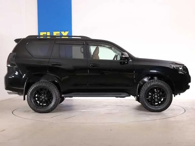 Toyota Land Cruiser Prado 2022 — миниатюра 5
