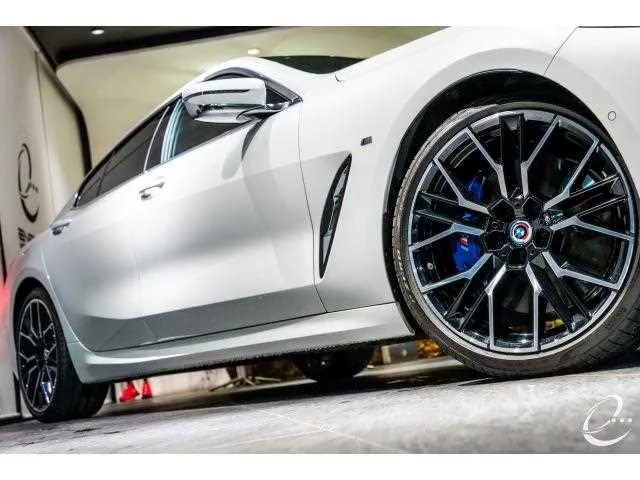 BMW 8 Series 2022 — миниатюра 3