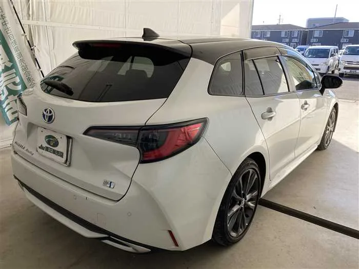 Toyota Corolla Touring Wagon 2022 — миниатюра 2