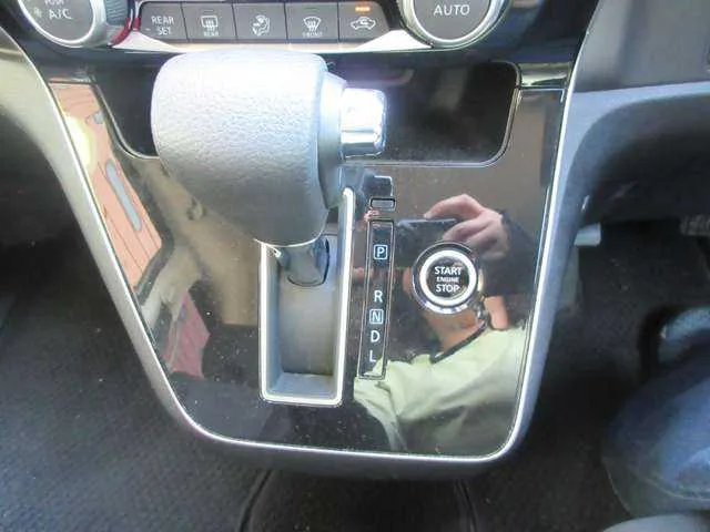 Nissan Serena 2022 — миниатюра 4