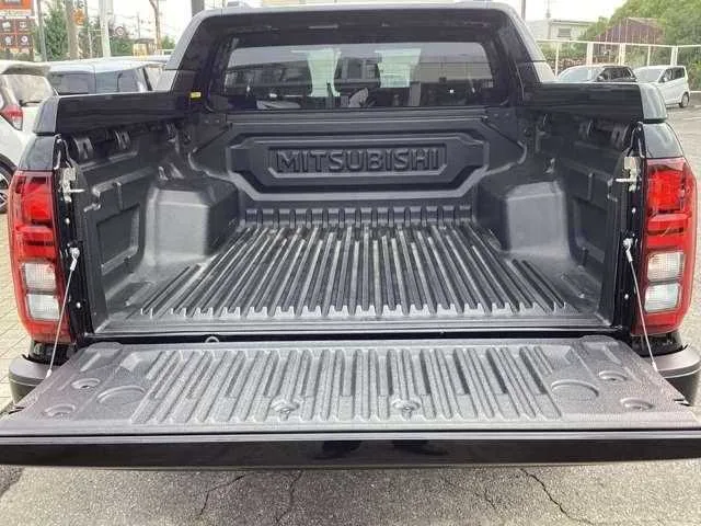 Mitsubishi Triton 2025 — миниатюра 3