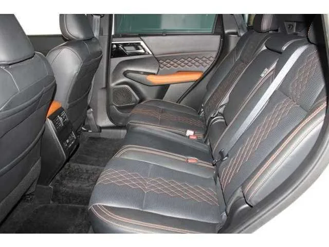 Mitsubishi Outlander 2022 — миниатюра 5
