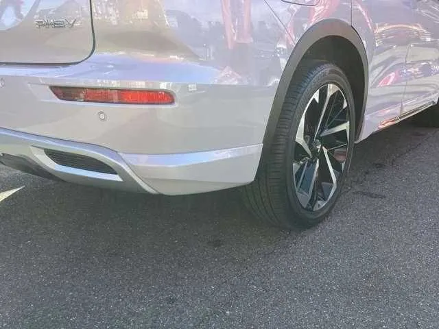 Mitsubishi Outlander 2024 — миниатюра 3