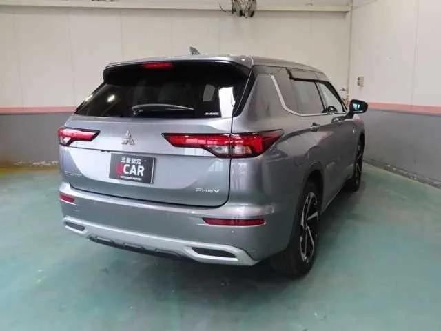 Mitsubishi Outlander 2023 — миниатюра 2