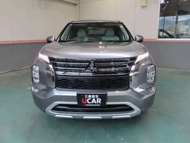 Mitsubishi Outlander 2023 — миниатюра 5