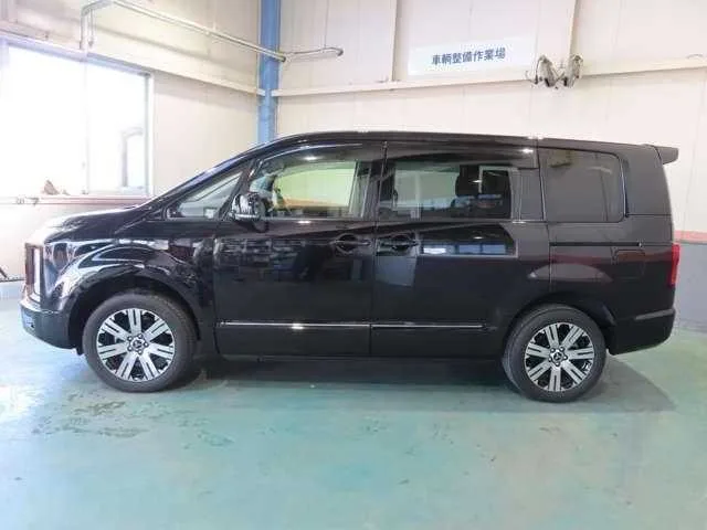 Mitsubishi Delica D:5 2022 — миниатюра 3