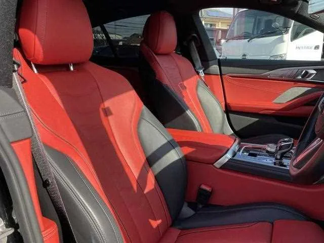 BMW 8 Series 2022 — миниатюра 4