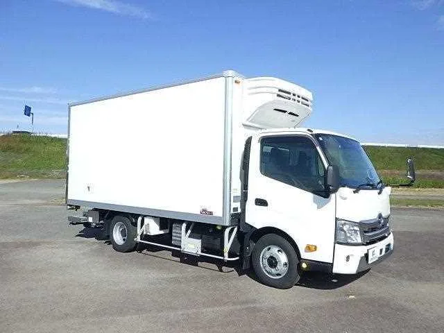 Hino Dutro 2024 — миниатюра 2