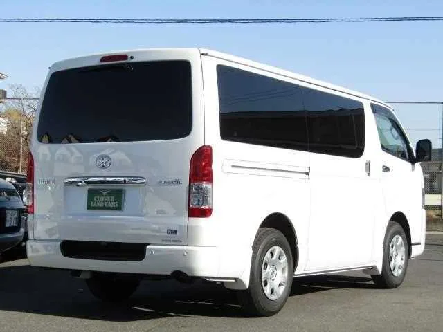 Toyota Hiace Van 2023 — миниатюра 2