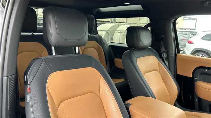 Land Rover Defender 90 X HSE P300 2023 — миниатюра 3