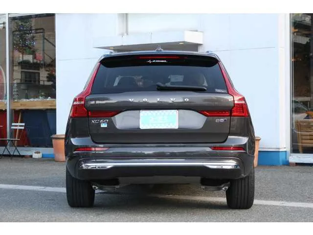 Volvo XC60 2023 — миниатюра 3