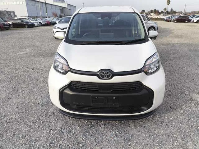 Toyota Sienta 2022 — миниатюра 3