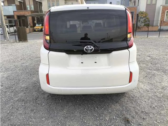Toyota Sienta 2022 — миниатюра 5