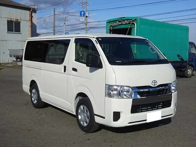 Toyota Hiace Van 2025 — миниатюра 2