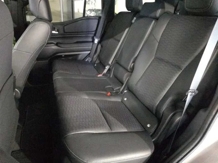 Toyota Land Cruiser Prado 250 VX SUNROOF 7-SEATS 2025 — миниатюра 3