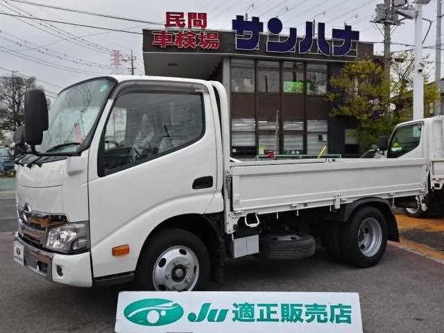 Hino Dutro 2023 — фото 1, купить с доставкой в Москву