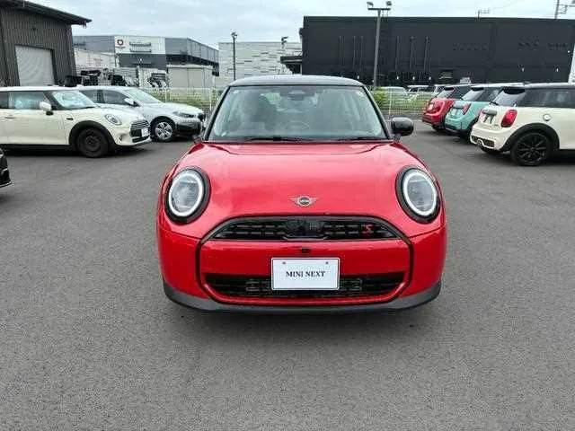 BMW MINI 2025 — миниатюра 2