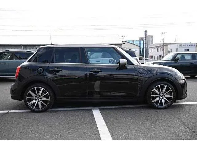 BMW MINI 2023 — миниатюра 3