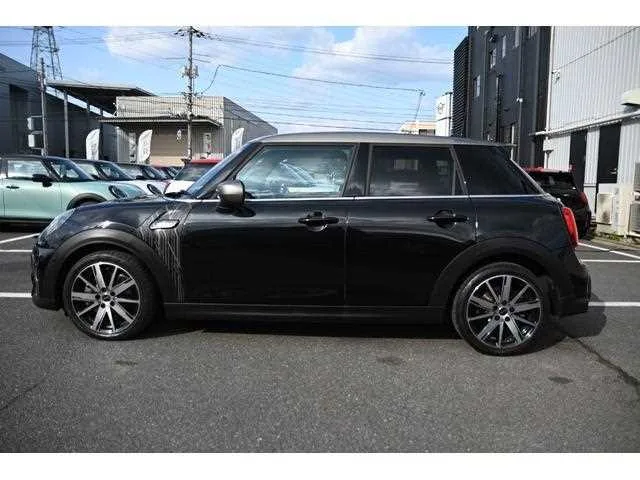 BMW MINI 2023 — миниатюра 4