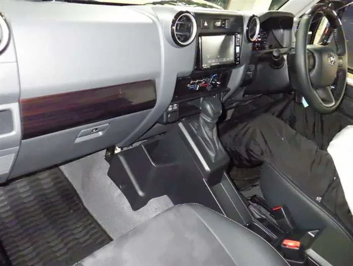 Toyota Landcruiser 70 70 AX DIESEL 2025 — миниатюра 5