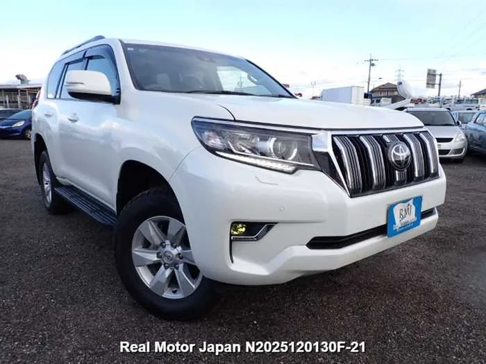 Toyota Land Cruiser Prado 2.7 TX 7 SEATS ONLY 17,000 KMBACK CAMERANAVI,CD 2023 — миниатюра 2
