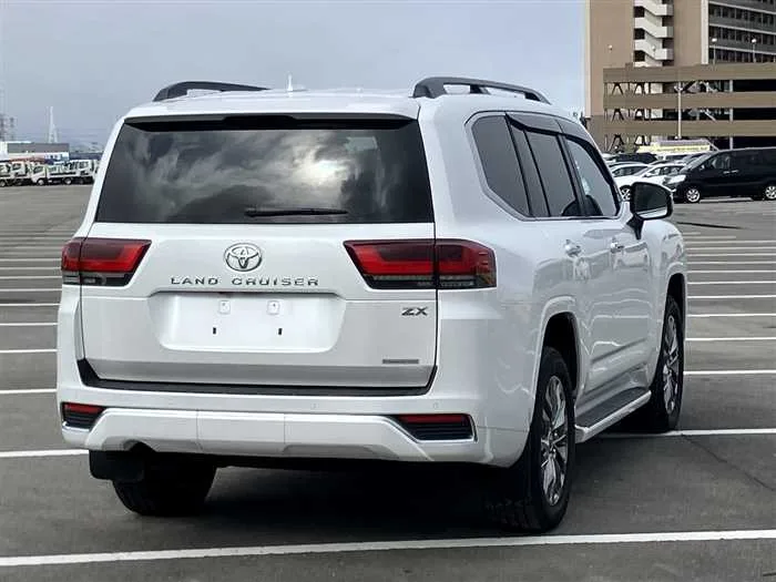 Toyota Land Cruiser ZX 2024 — миниатюра 5