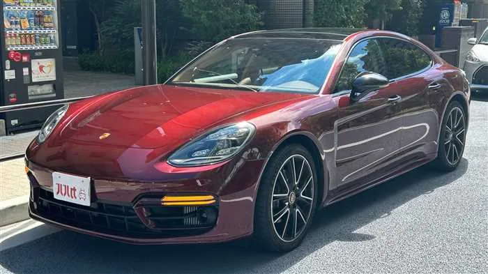 Porsche Panamera 2022 — фото 1, купить с доставкой в Москву