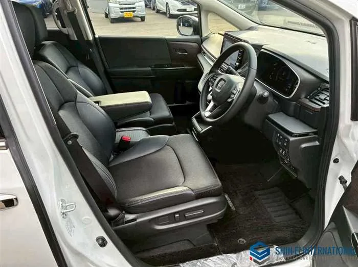 Honda Odyssey 2.0e HEV Absolute EX 2022 — миниатюра 5