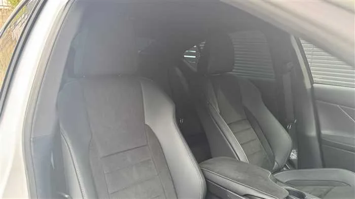 Lexus IS 300h F 2022 — миниатюра 3
