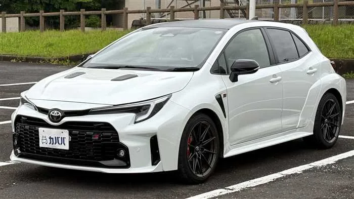 Toyota Corolla Sedan RZ 2024 — фото 1, купить с доставкой в Москву