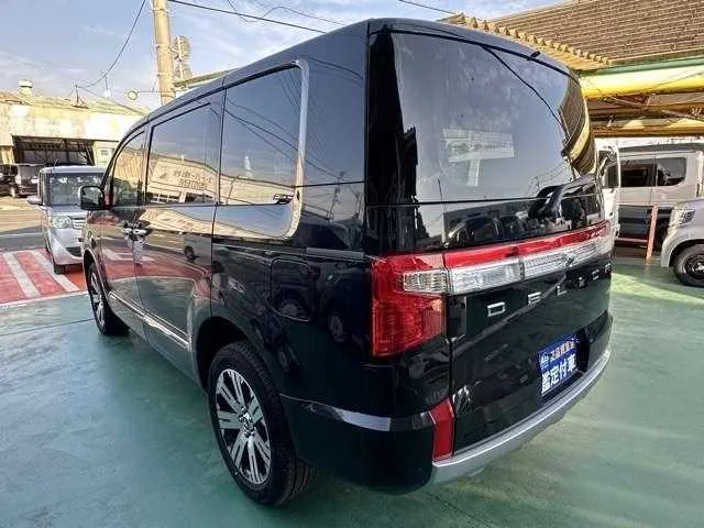 Mitsubishi Delica D:5 2024 — миниатюра 2