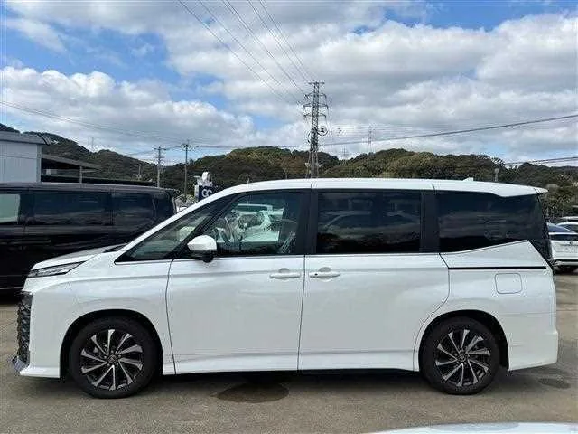 Toyota Voxy 2024 — миниатюра 4