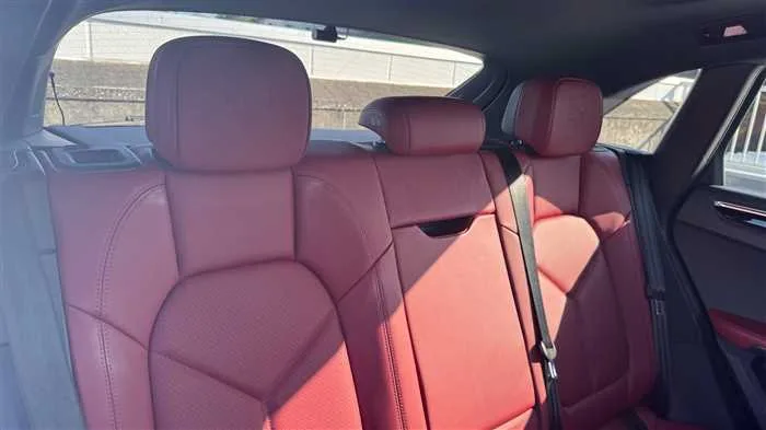 Porsche Macan T 2023 — миниатюра 3