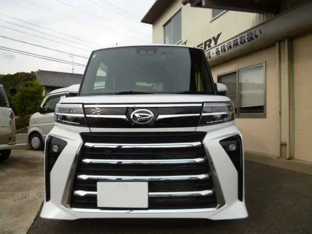 Daihatsu Tanto Custom 2024 — миниатюра 2