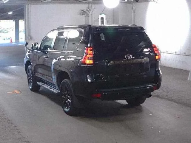 Toyota Land Cruiser Prado 2022 — миниатюра 2