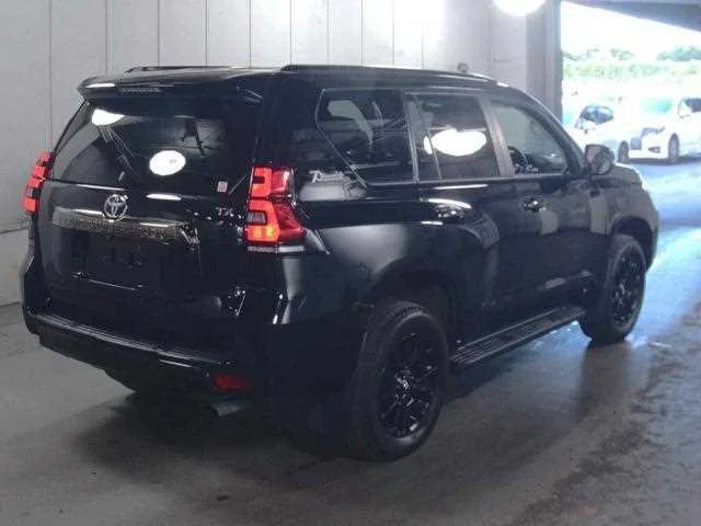 Toyota Land Cruiser Prado 2022 — миниатюра 5