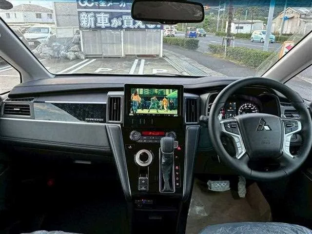 Mitsubishi Delica D:5 2025 — миниатюра 2